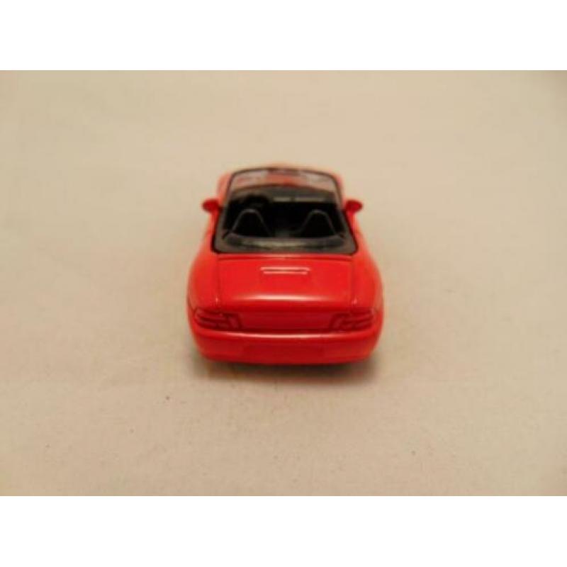 Bmw Z3 cabrio 1:64 rood