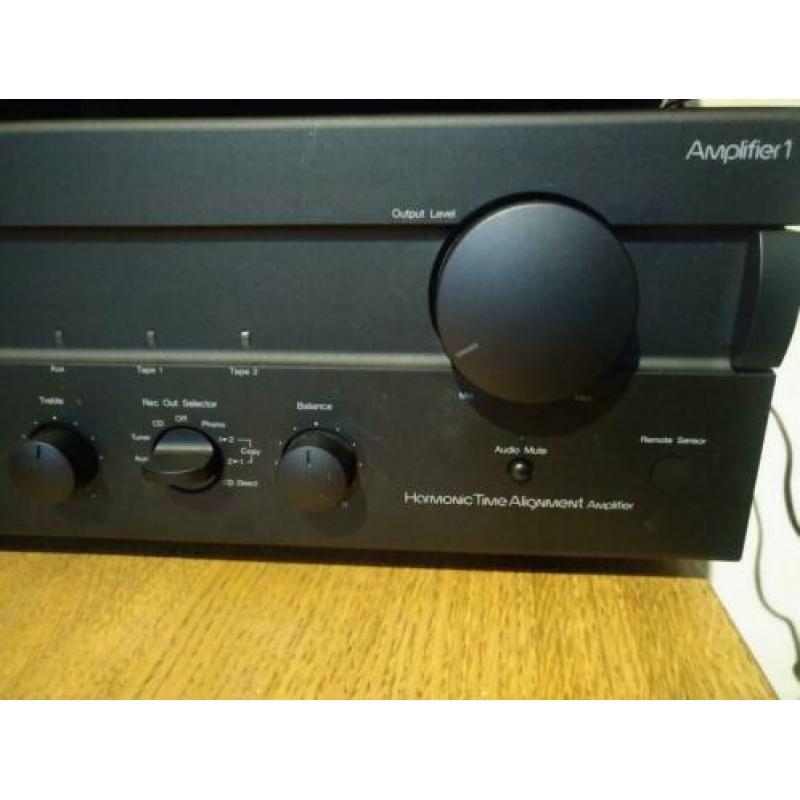 Nakamichi amplifier 1 top versterker