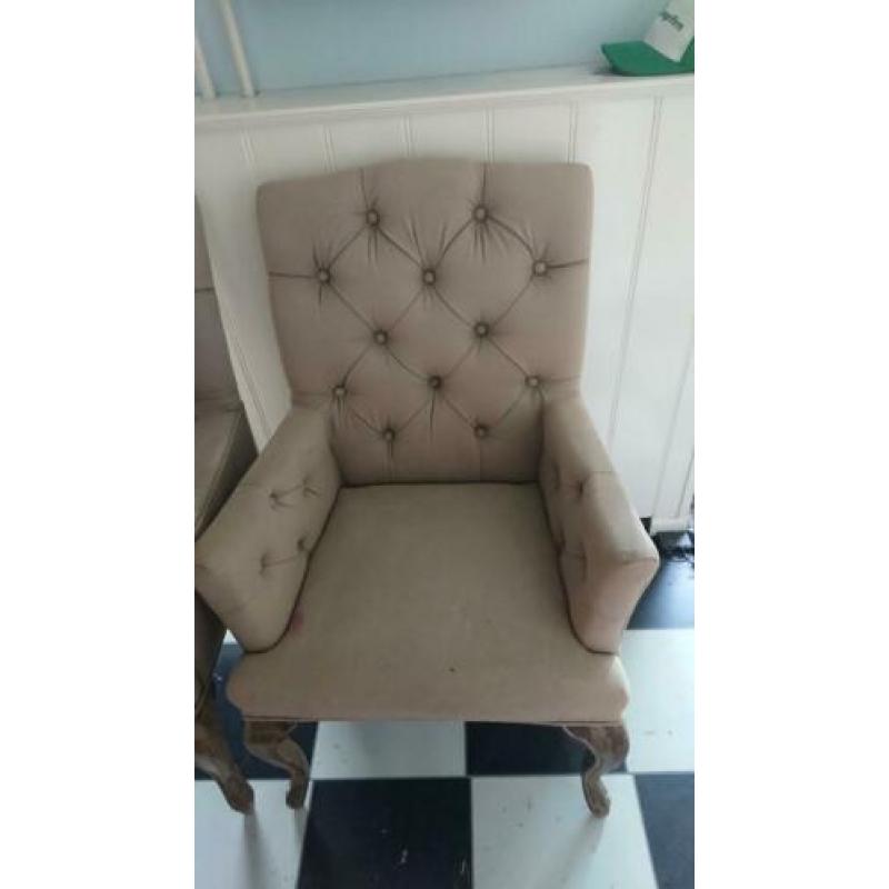 Gratis op te halen twee stoelen