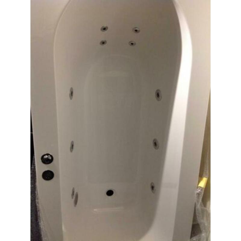 NIEUW LUXE WHIRLPOOL VAN BETERBAD/XENZ VAN RUIM 1000 nu 449