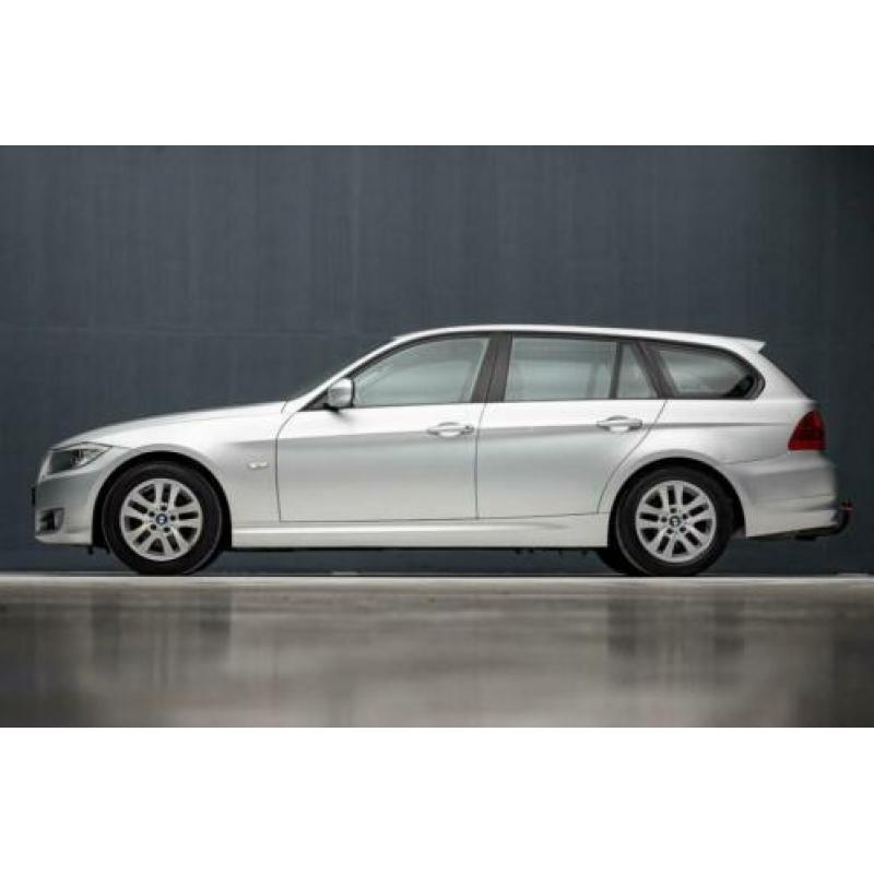 BMW 3-serie Touring 318i Sport (LEDER, AIRCO, LM VELGEN, ISO