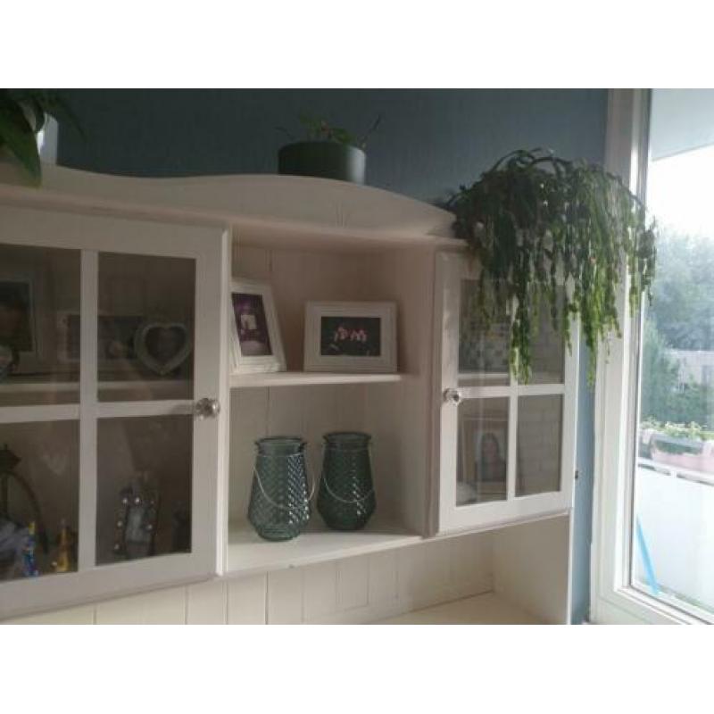 Leuke, cremekleurige buffetkast te koop