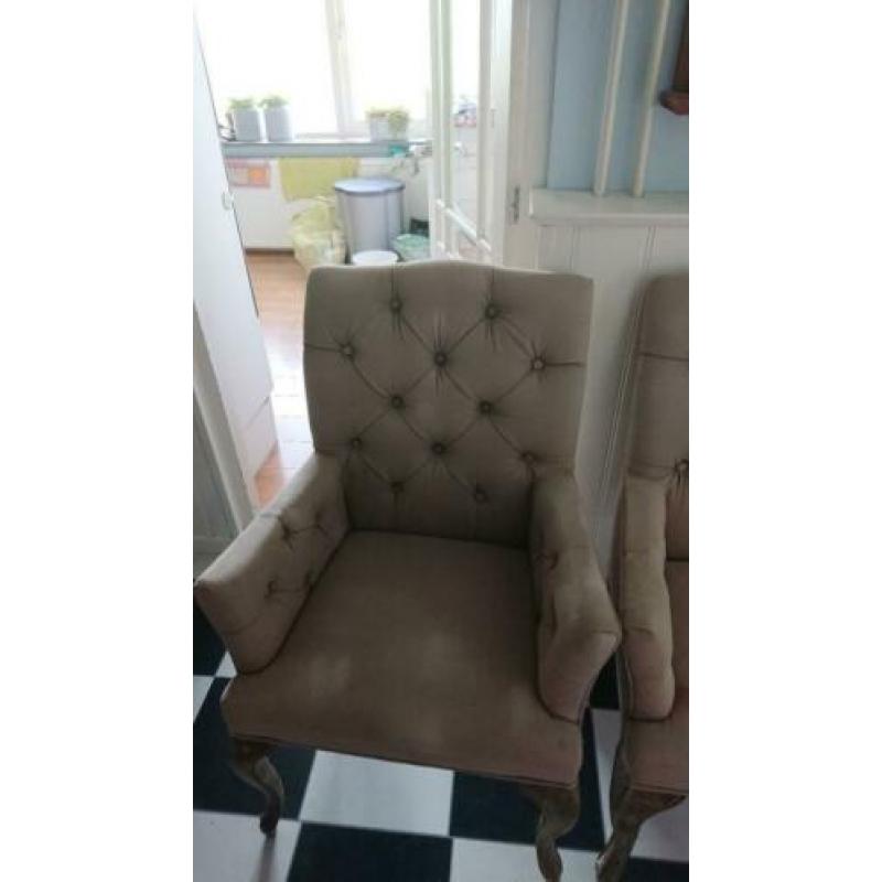 Gratis op te halen twee stoelen