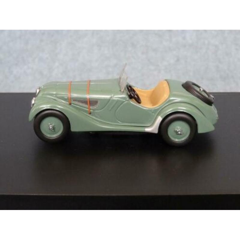 BMW 328 roadster groen DEALER uitgave 1:43