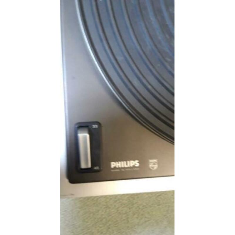 philips pick-up met ongeveer 20 diverse LP's