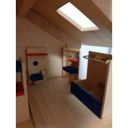 houten poppenhuis, compleet en prima conditie