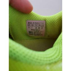 Adidas voetbalschoenen mt 33