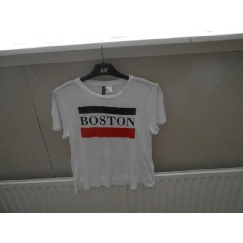 Leuk kort shirtje maat S (meer shirtjes 2 voor €5.00)