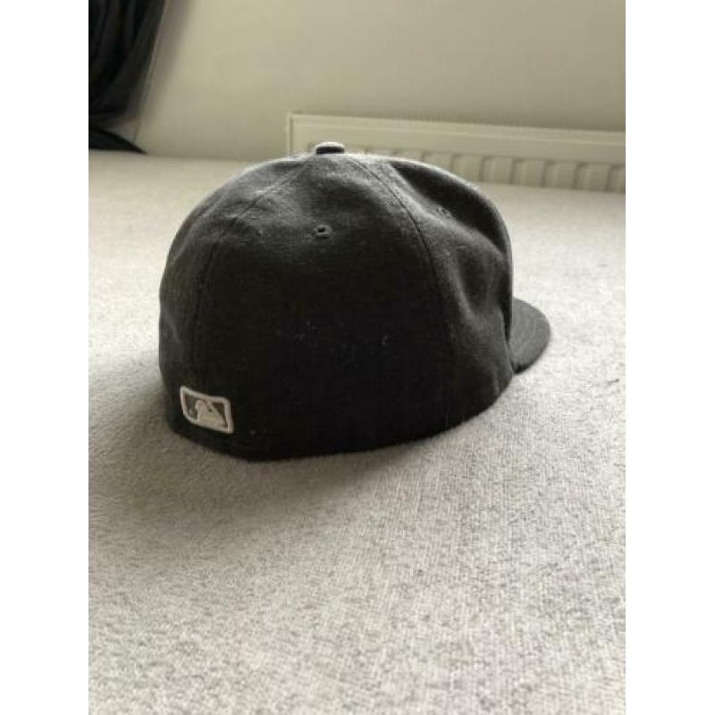 SALE: meerdere petten / snapbacks, o.a. new Era, Black Scale