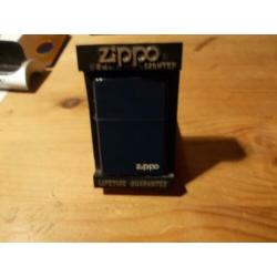 Zippo Navy Blue met logo 30 jaar oud, z.g.a.n. koopje