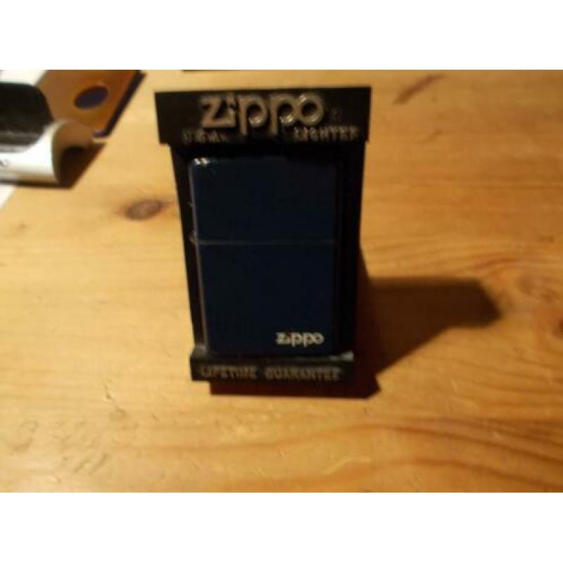 Zippo Navy Blue met logo 30 jaar oud, z.g.a.n. koopje
