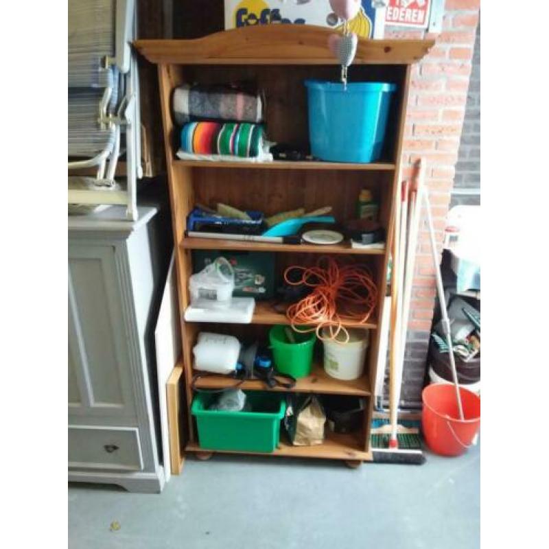 Grenen boekenkast