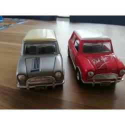 Twee mini's, pull back 1op 43
