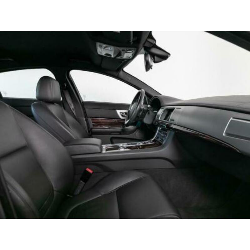 Jaguar XF 2.2 D Premium Business Edition 8-traps Automaat