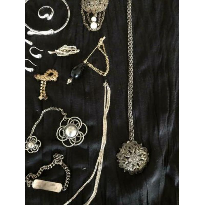 Lotje vintage sieraden ook zilver erbij