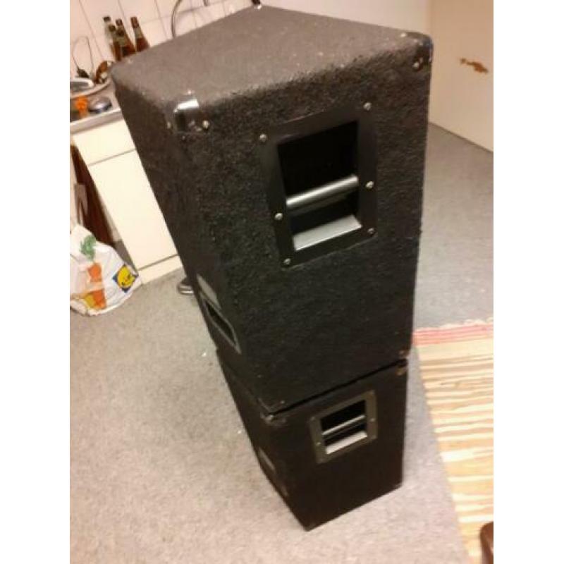 Set Yamaha 600 watt per box