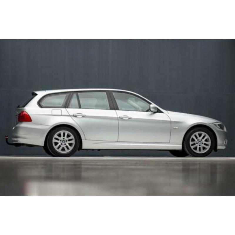 BMW 3-serie Touring 318i Sport (LEDER, AIRCO, LM VELGEN, ISO