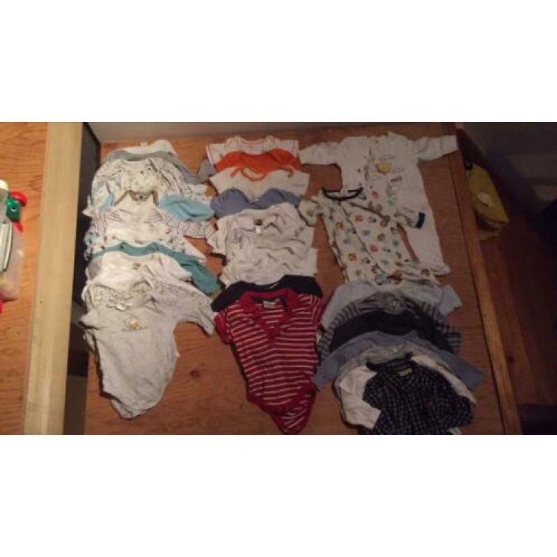 Babykleertjes maat 62