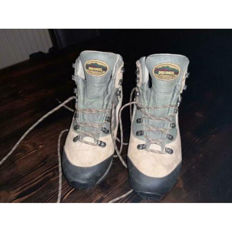 Meindl maat 40 / 40,5 bergschoenen maat 7