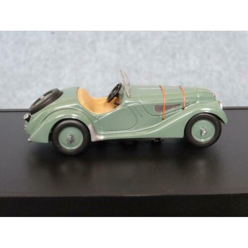 BMW 328 roadster groen DEALER uitgave 1:43