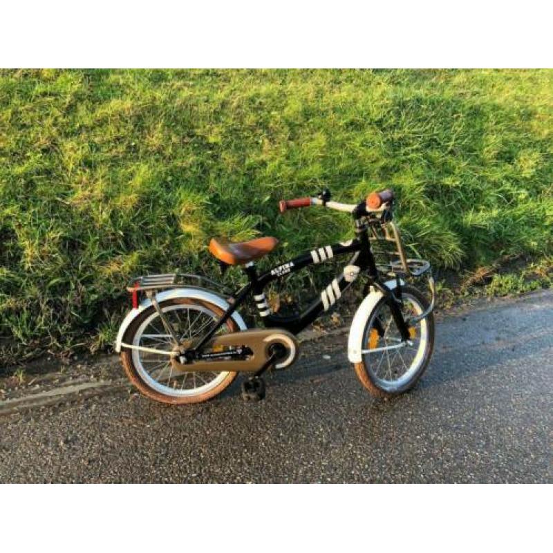 Alpina fiets jongen