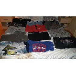 Een pakket truien en shirts mt 170 / 176 met 47 stuks: