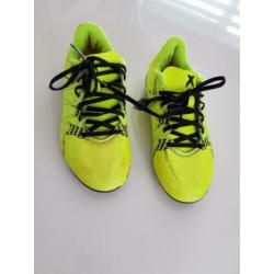 Adidas voetbalschoenen mt 33
