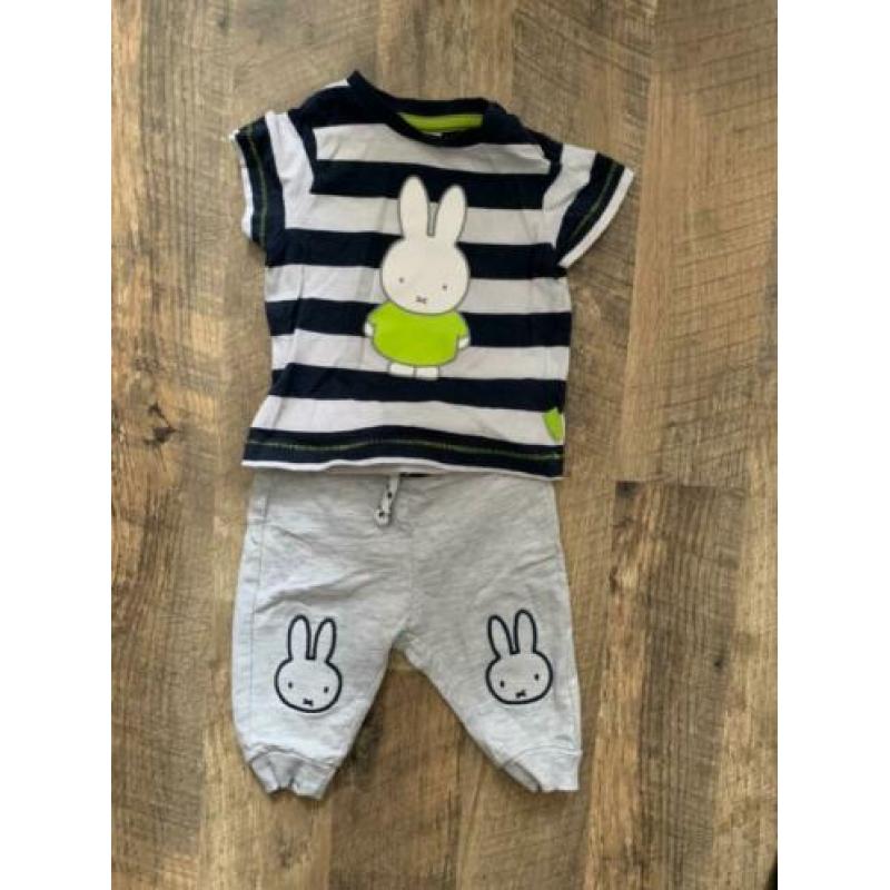 Groot pakket kleding