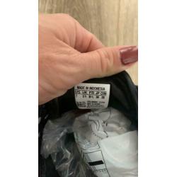 Adidas sneaker maat 38 2/3 (valt als 38)