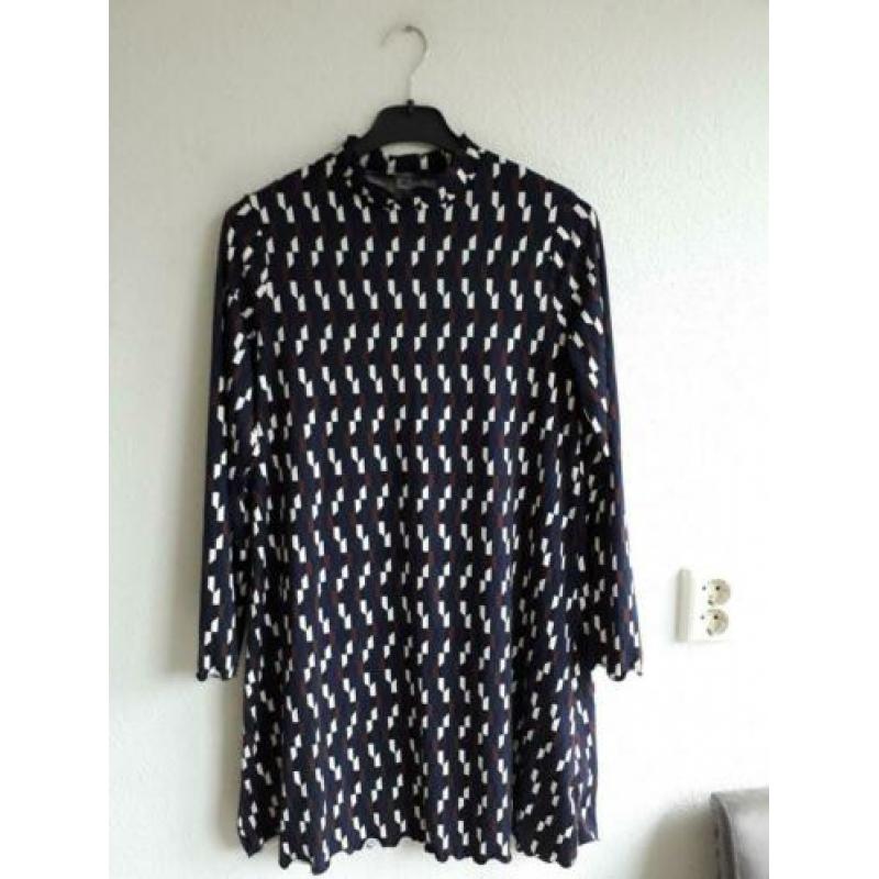 Jurk knielengte 97cm Primark maat 42 diverse kleuren NIEUW..