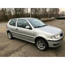 Volkswagen Polo 1.4 44KW 2001 Grijs