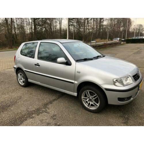 Volkswagen Polo 1.4 44KW 2001 Grijs