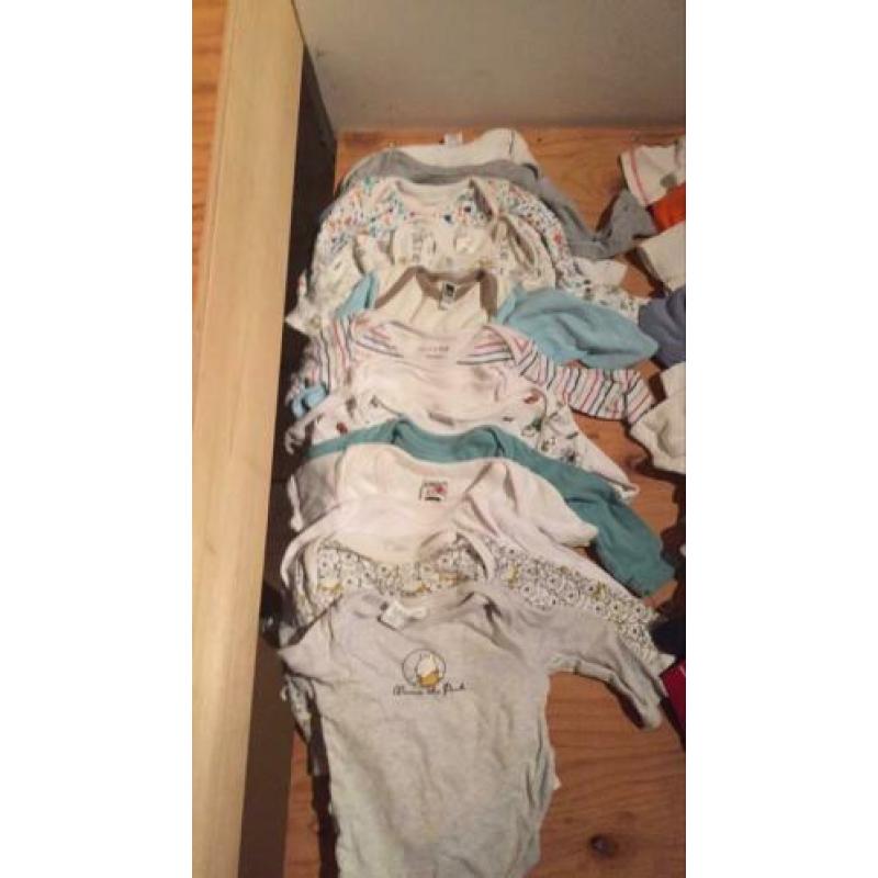 Babykleertjes maat 62