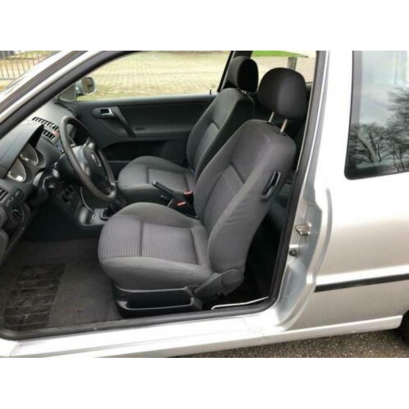 Volkswagen Polo 1.4 44KW 2001 Grijs