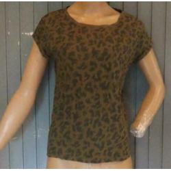 groene camouflage top maat L maat 42