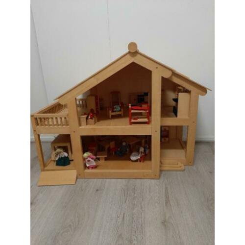 houten poppenhuis, compleet en prima conditie