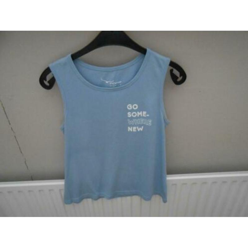 Leuk kort shirtje maat S (meer shirtjes 2 voor €5.00)