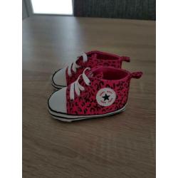 Nieuw!! Super gave roze luipaard baby gympen!! Maat 17/18!!
