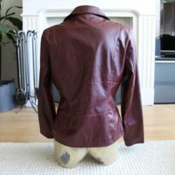 Mooie Bordeaux Rood Leather Look Jas (Maat 38)