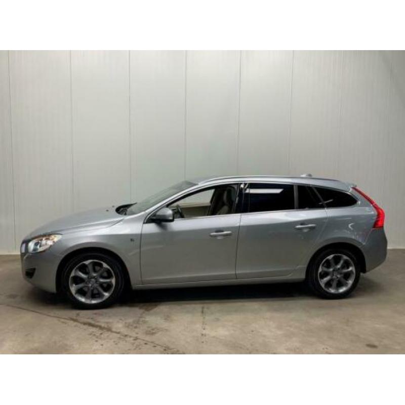 Volvo V60 1.6 DRIVe Ocean Race XENON-LEDER-NAVI-PDC-ECC-CRUI