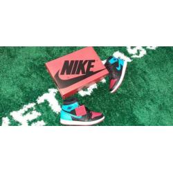 Nike Air Jordan 1 'Unc To Chicago' maat 42