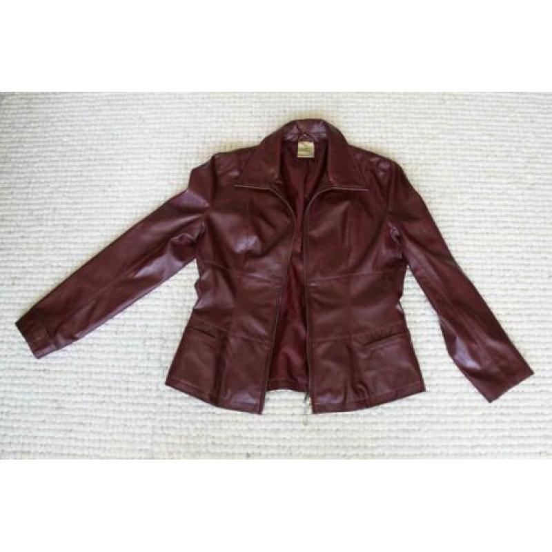 Mooie Bordeaux Rood Leather Look Jas (Maat 38)
