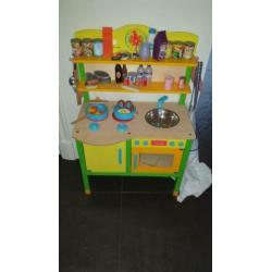 Leuke complete houten speel keukentje