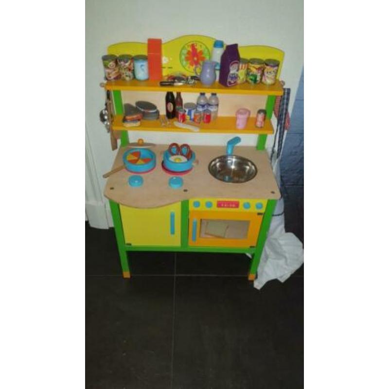 Leuke complete houten speel keukentje