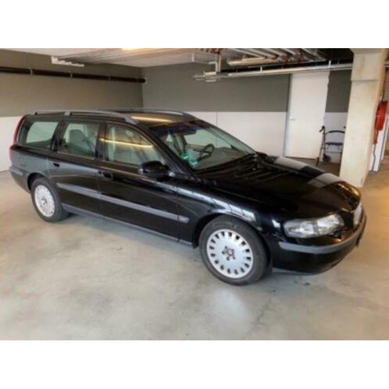 Volvo V70 2.4 140PK 2000 Zwart YOUNGTIMER