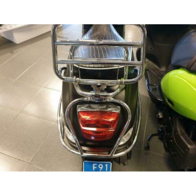 Vespa S snor Mat Zwart
