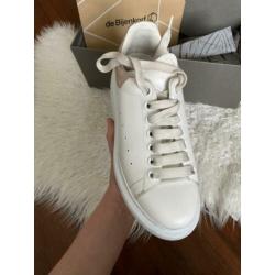 Alexander McQueen kalfsleer maat 38