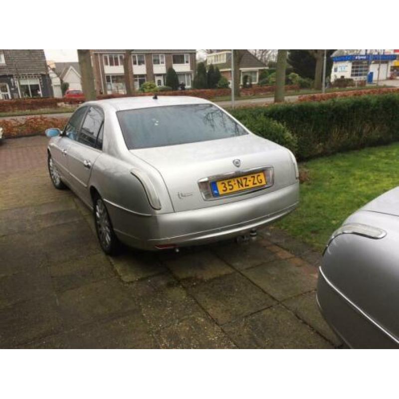 Lancia Thesis 3.0 V6 Comfortronic 2005+THESIS 2.4JTD bj 2006