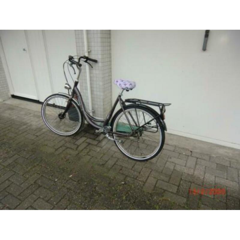 Rivel kleine dames fiets,26 inch,Hand rem en 3x versnelling.