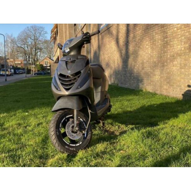 Supermooie full option piaggio zip custom (brom, 2015)